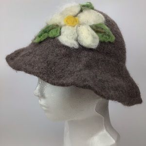 Vtg Women's Brown Bucket Hat - Boiled Wool floral detail